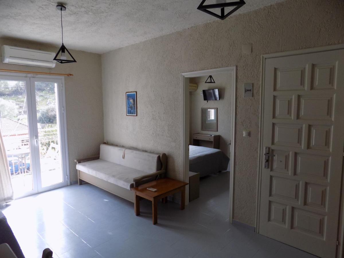 Afrodite Spacious Apartments! Agia Efimia Exterior photo