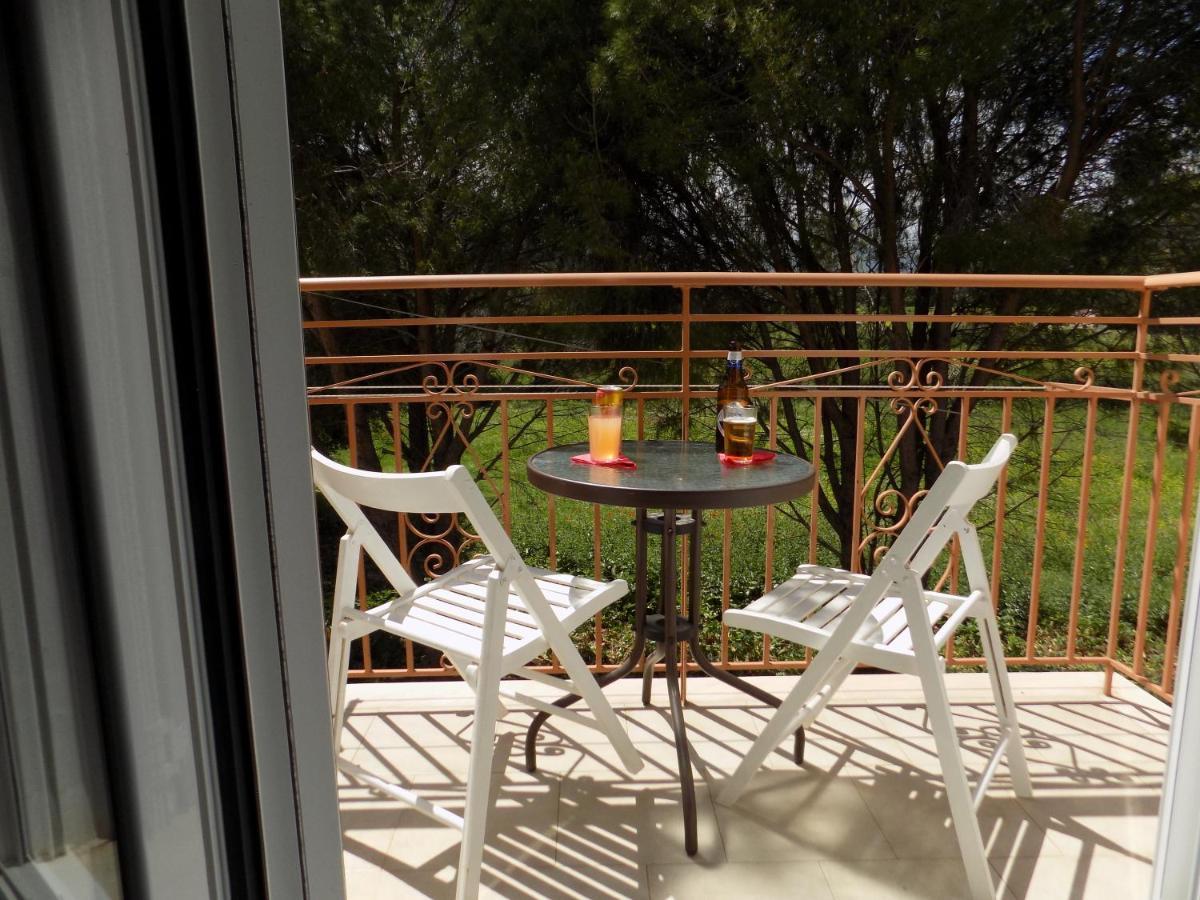 Afrodite Spacious Apartments! Agia Efimia Exterior photo