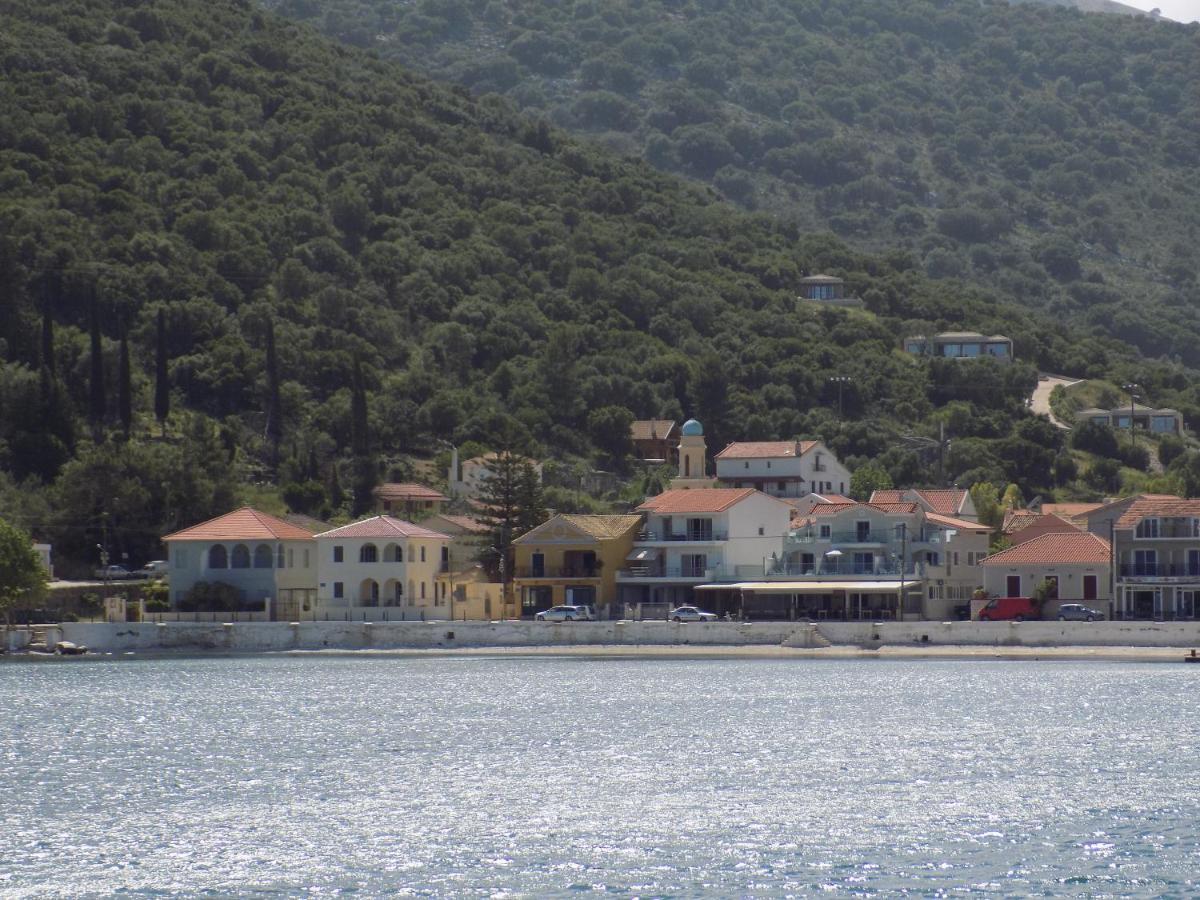 Afrodite Spacious Apartments! Agia Efimia Exterior photo